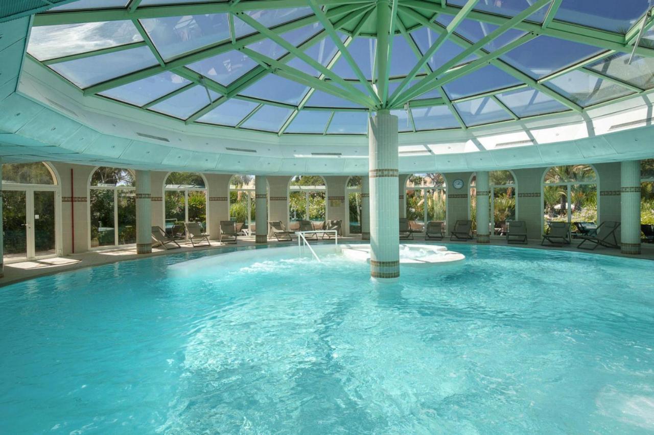 لي إيسامبر Residence Pierre & Vacances Premium Les Calanques Des Issambres المظهر الخارجي الصورة
