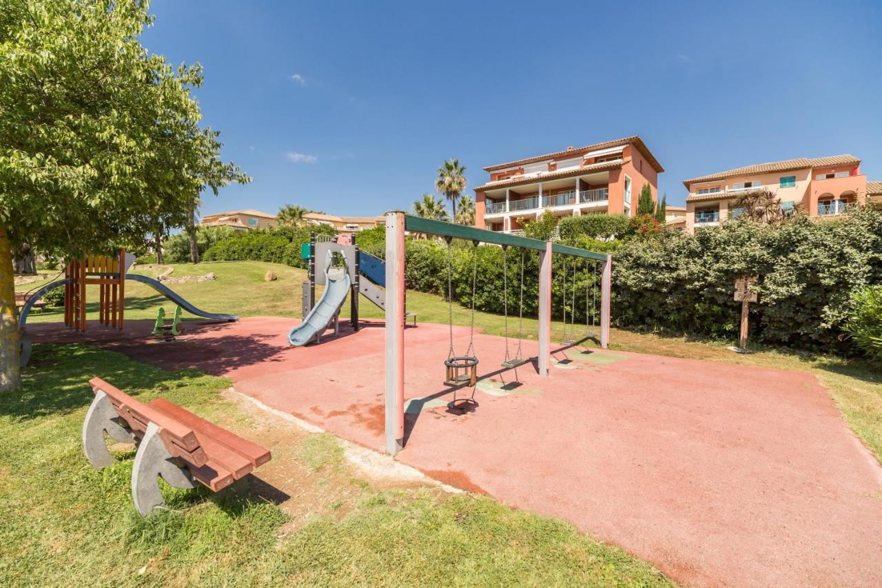 لي إيسامبر Residence Pierre & Vacances Premium Les Calanques Des Issambres المظهر الخارجي الصورة