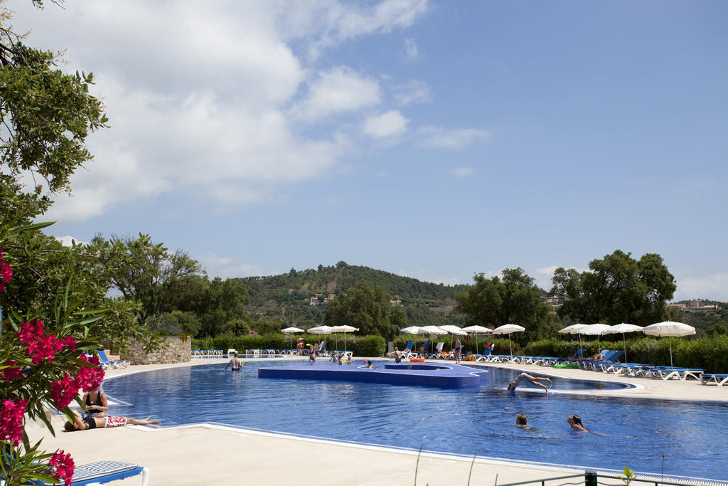 لي إيسامبر Residence Pierre & Vacances Premium Les Calanques Des Issambres المظهر الخارجي الصورة