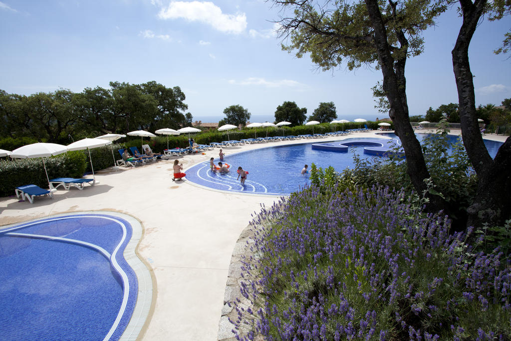 لي إيسامبر Residence Pierre & Vacances Premium Les Calanques Des Issambres المظهر الخارجي الصورة