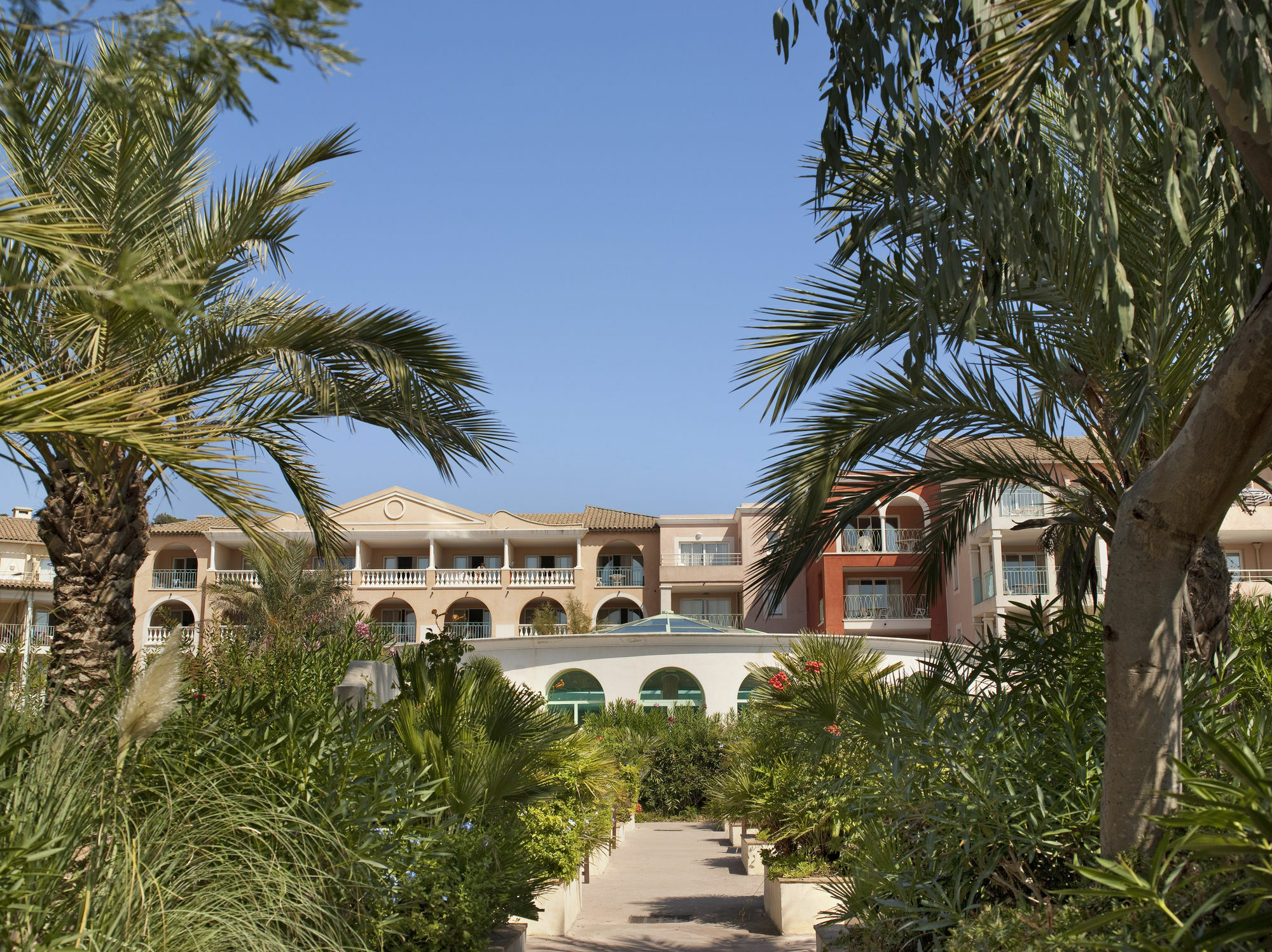 لي إيسامبر Residence Pierre & Vacances Premium Les Calanques Des Issambres المظهر الخارجي الصورة